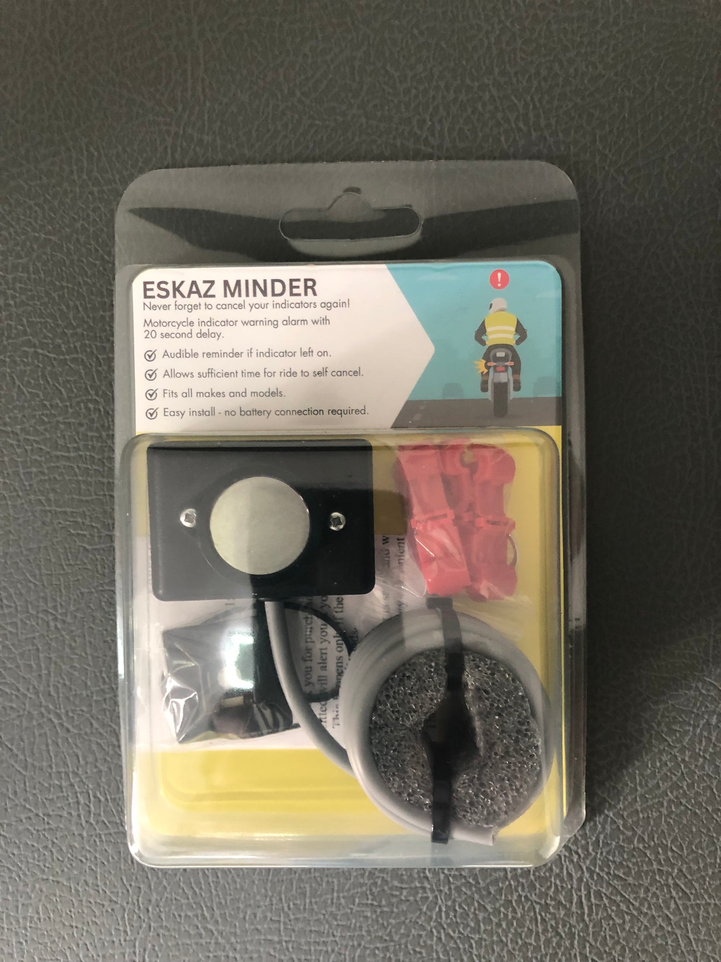 Eskaz Minder motorcycle turn indicator warning device with time delay